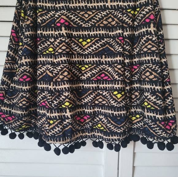 BCBG Patterned Crop Top, Size XS - Picture 6 of 9